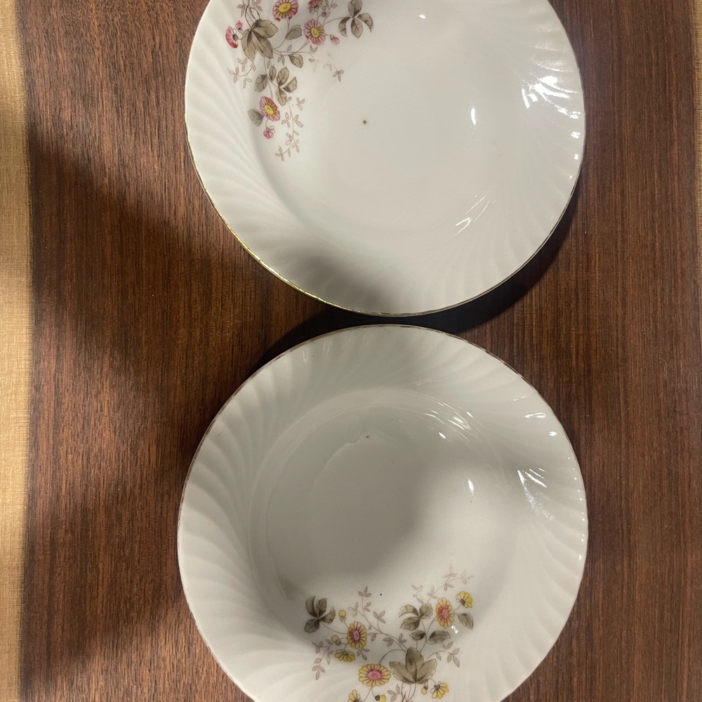 Floral White Saucer Set